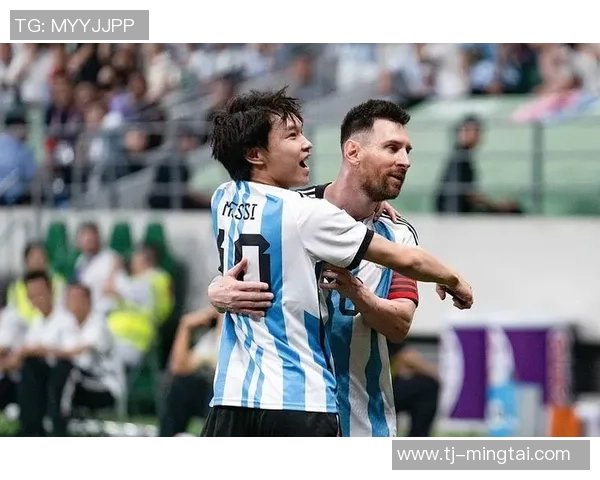 足坛巨星在家甘当模范丈夫球场霸气转身却是妻管严典范