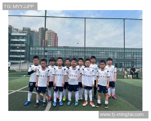 足球球星化身舞蹈小童星展现不一样的精彩风采